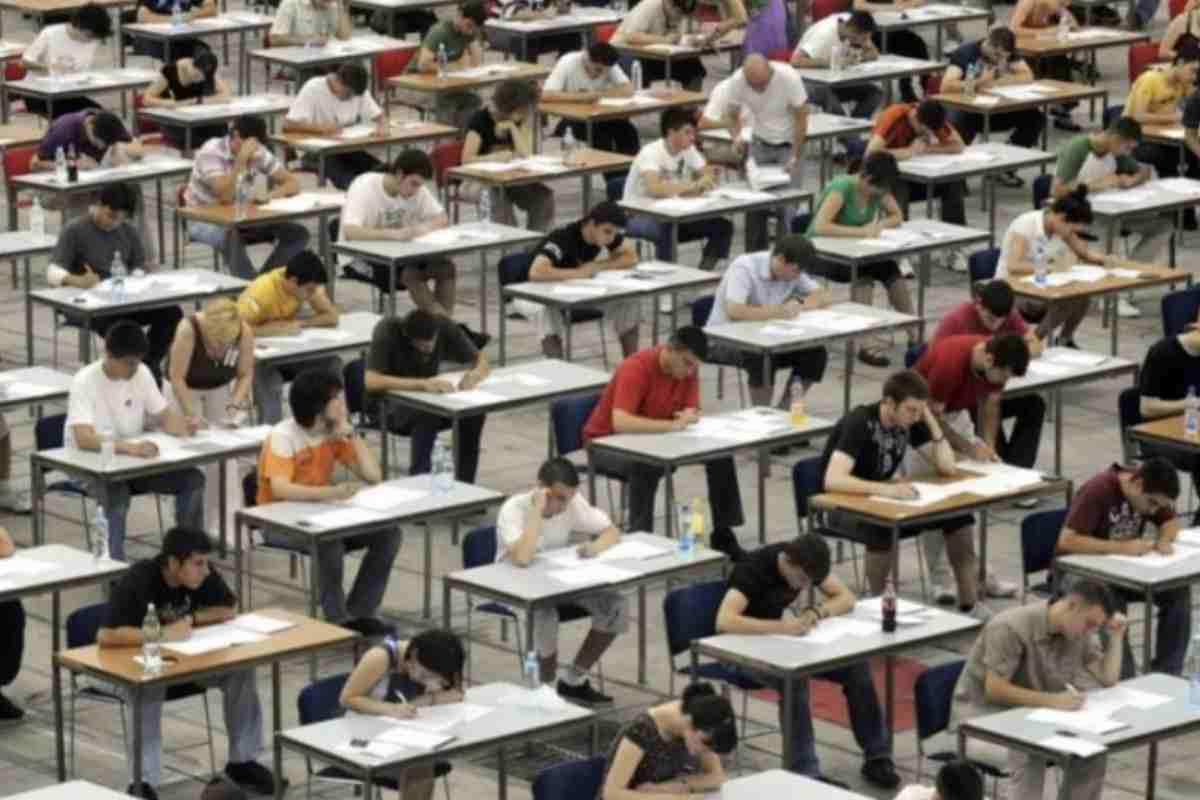 Concorso donna Il concorso PNRR 3 prevede 58.135 cattedre per gli anni scolastici 2025/26, 2026/27 e 2027/28. Questi numeri si inseriscono
