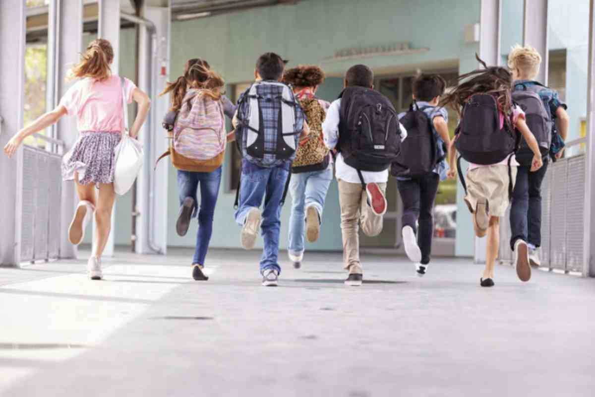 Libri lavagna euro L’iniziativa, gestita tramite l’App IO, si inserisce all’interno delle politiche culturali volte a contrastare la povertà educativa e a incoraggiare