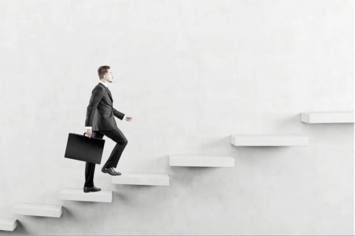 Questo piccolo stato, noto per il suo regime fiscale vantaggioso e un mercato del lavoro dinamico, sta attirando un numero crescente di talenti