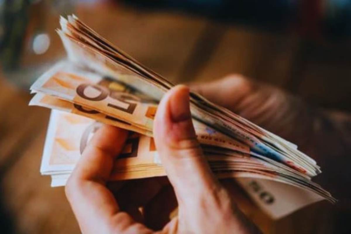banconote il cambio delle banconote danneggiate