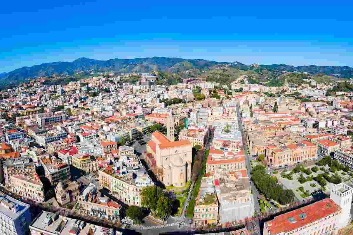 Sposta la residenza entro dicembre e ricevi casa gratis più 30.000 euro